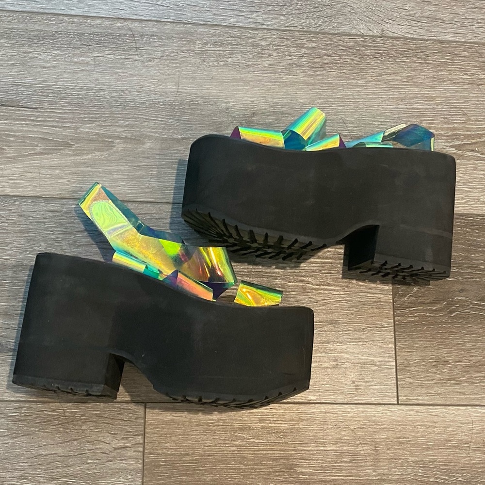 Unif vapor platform sandals 7